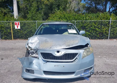 2008 Toyota Camry Se z USA, uszkodzony, nr VIN 4T1BE46K68U739772